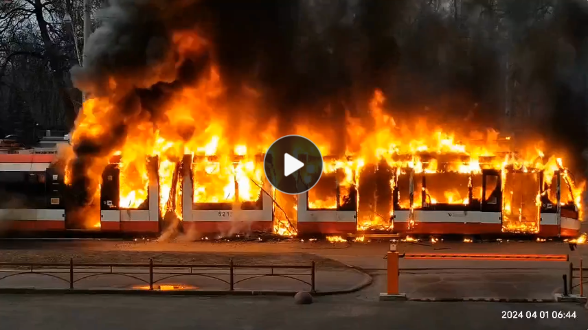 Весна горящих трамваев в Петербурге: что не так с новым транспортом
