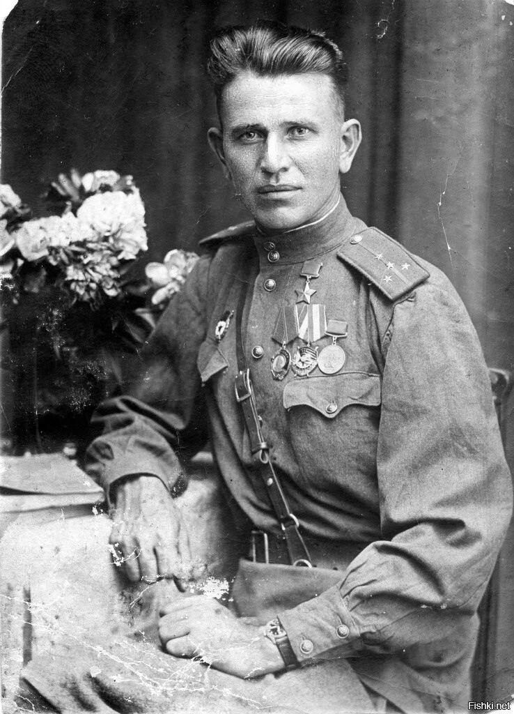 Герой Советского Союза командир батальона 1040-го стрелкового полка гвардии к...