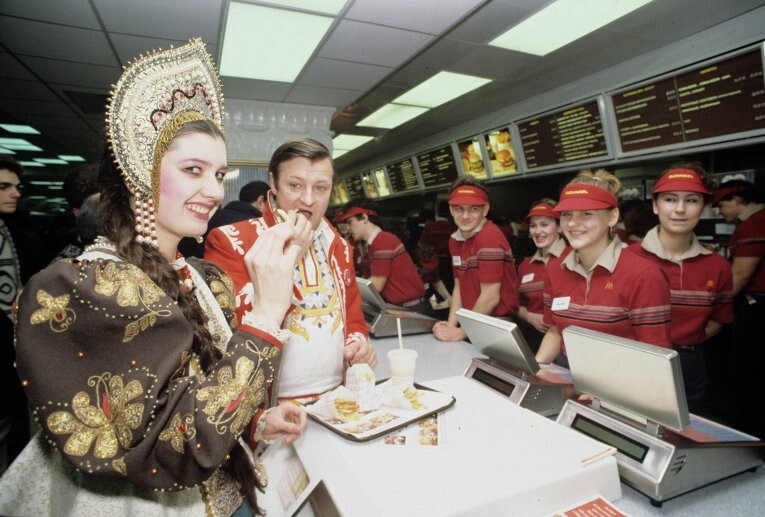 Открытие первого Макдональдса в Москве, 1990 год