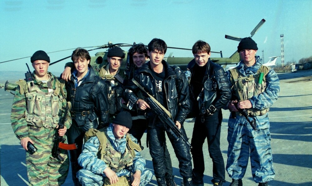 Группа "На-На" с солдатами федеральных сил в Чечне, 1996 год
