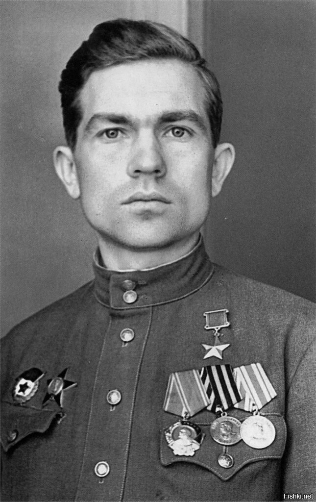 Гвардии лейтенант Григорий Васильевич Бурмак (1919—1957) – командир танкового...