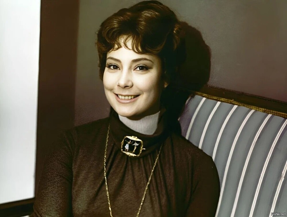 Татьяна Евгеньевна Самойлова родилась 4 мая 1934 года в Ленинграде (сегодня —...