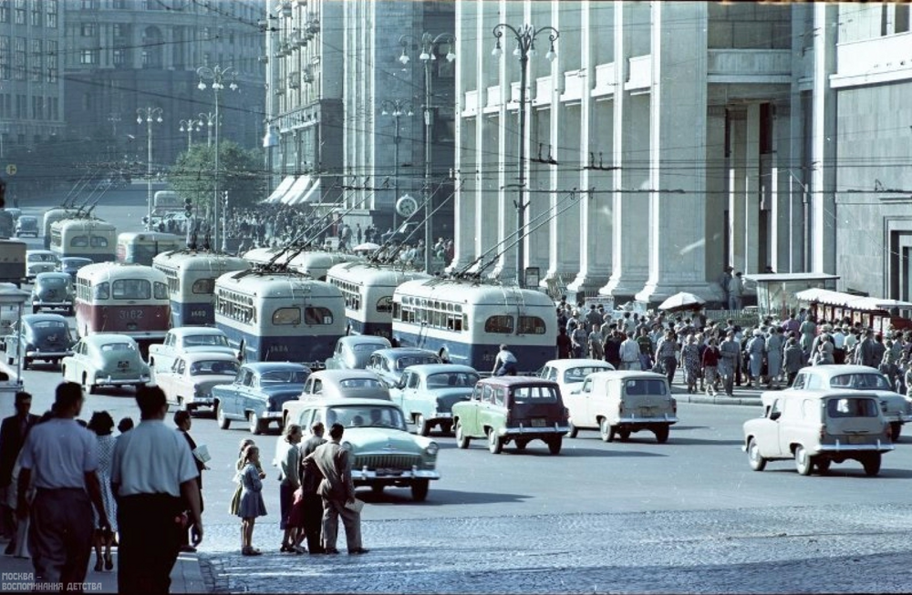 Москва. Манежная площадь, начало улицы Горького, 1959 год.