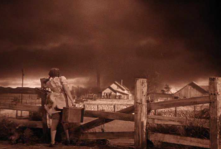 5. Фильм "Волшебник страны Оз" (1939) буквально установил стандарты, используемые в киноэффектах и сегодня