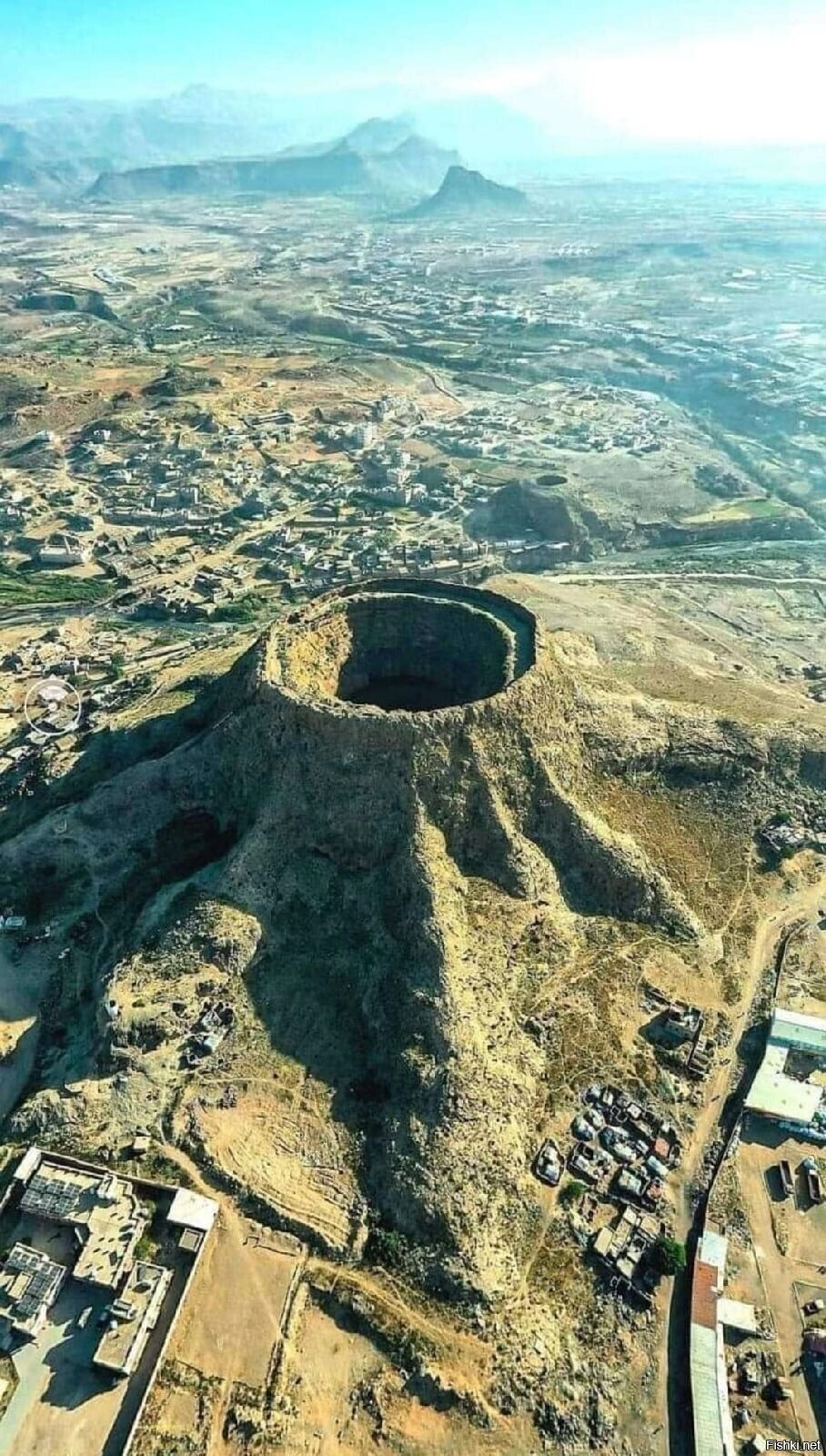 Йемен, кратер