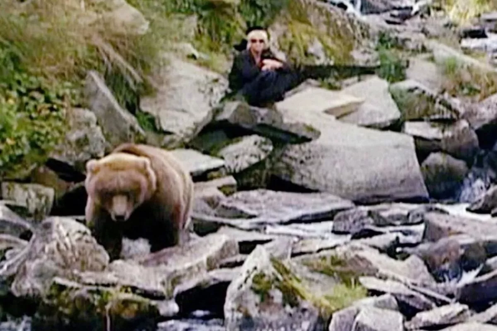 Любитель медведей был съеден гризли заживо на камеру