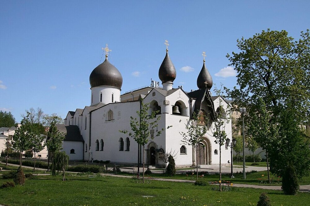 Со счетов московского монастыря пропали 26 миллионов рублей - в краже подозревают главбуха организации