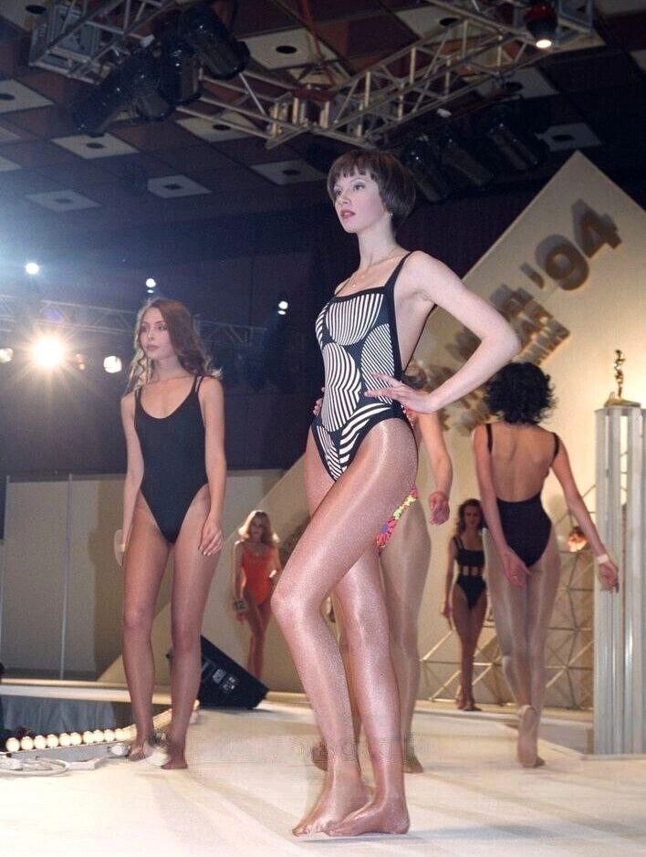 Участницы конкурса «Профессиональная модель-94» в Москве. 1994 год.