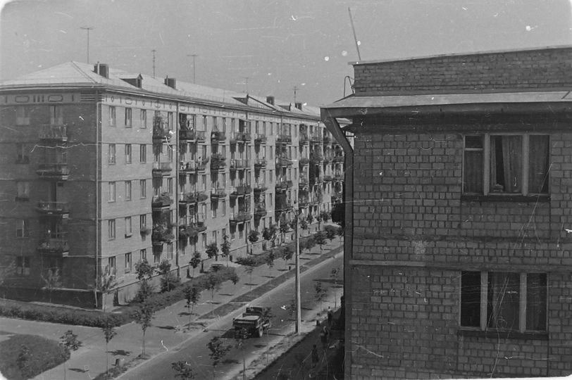 Киев, УССР. Улица Ереванская в районе 2-4 дома, 1970-е годы.