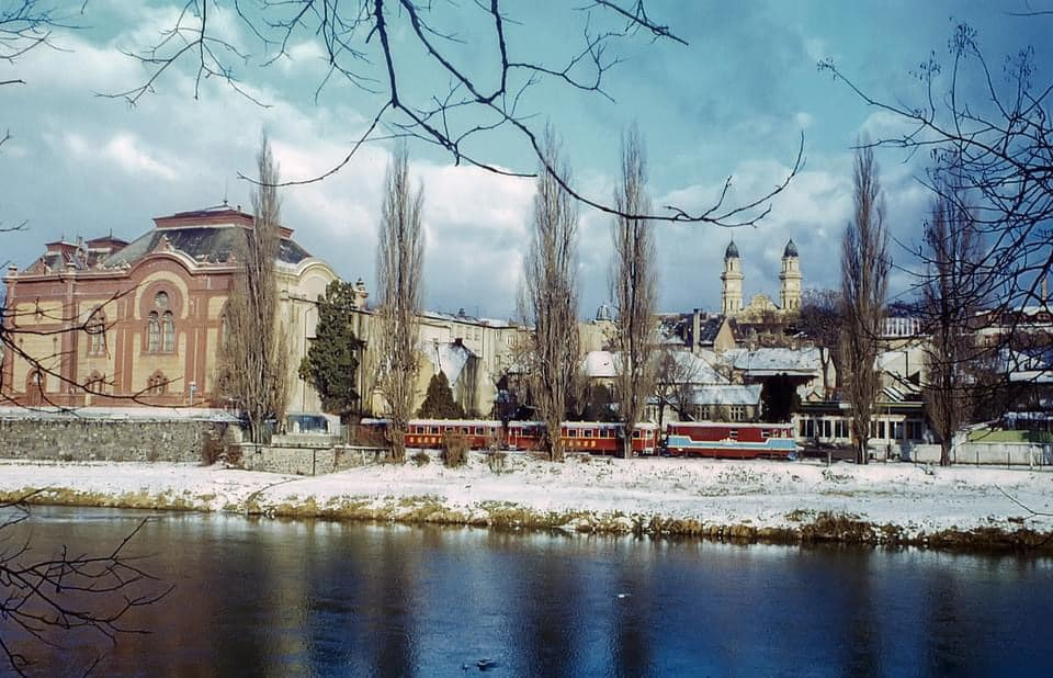 Ужгород, УССР. Вид на станцию детской железной дороги через реку Уж, 1985-1987 годы.
