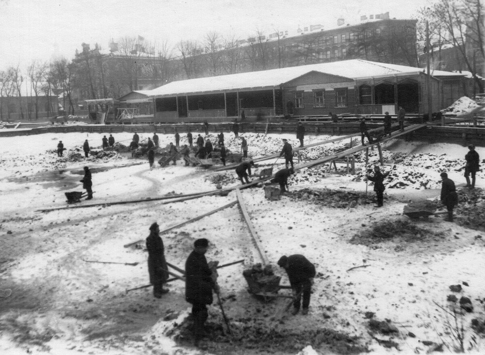 В Юсуповском саду сооружают ледовый каток для проведения соревнований