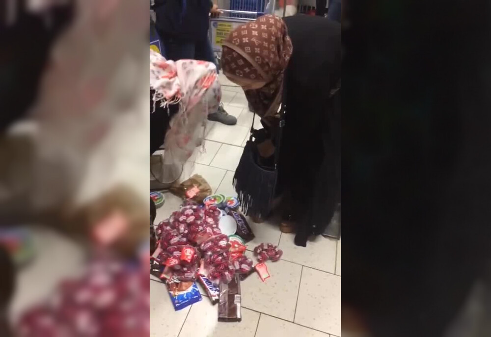 Две женщины пытались вынести под юбкой продукты из магазина