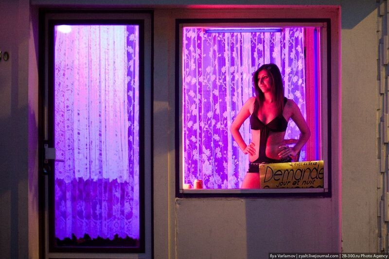 Кто не работает - тот не ест: в Бельгии намерены штрафовать проституток за отказ от секса