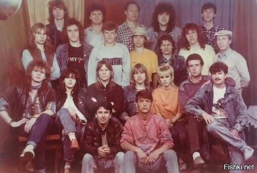 Группа «Ария» со своими фанатами в Грозном, 1988 г