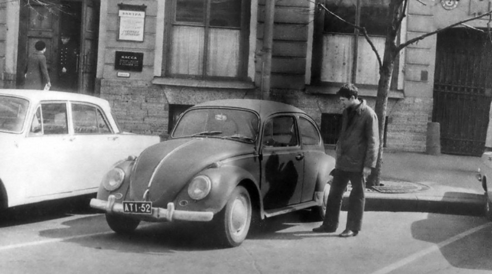 Его заказал Гитлер и хотели скопировать в СССР:  любопытные факты о легендарном автомобиле Фольксваген-«Жук»