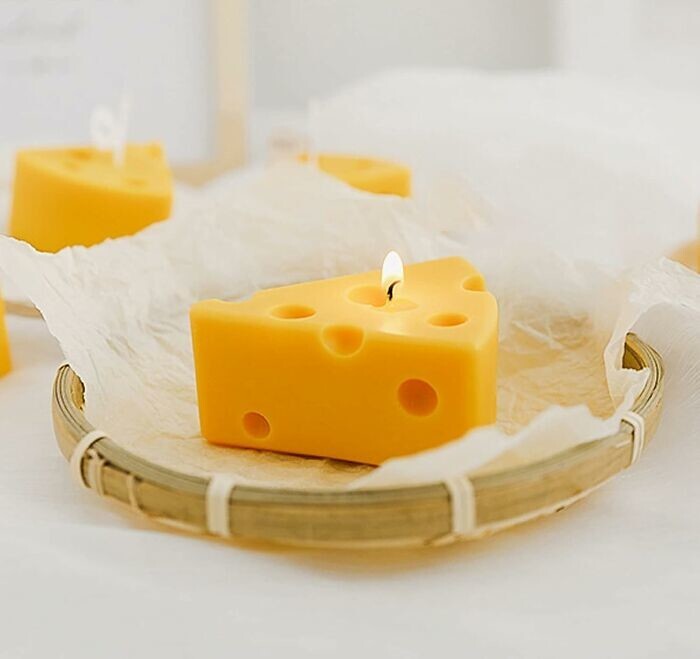 19. Не волнуйтесь, эта свеча в форме сыра не содержит лактозы!