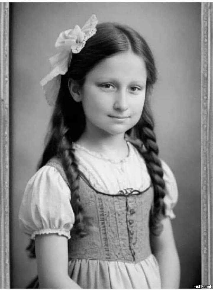 Нашли единственную сохранившуюся детскую фотографию Моны Лизы