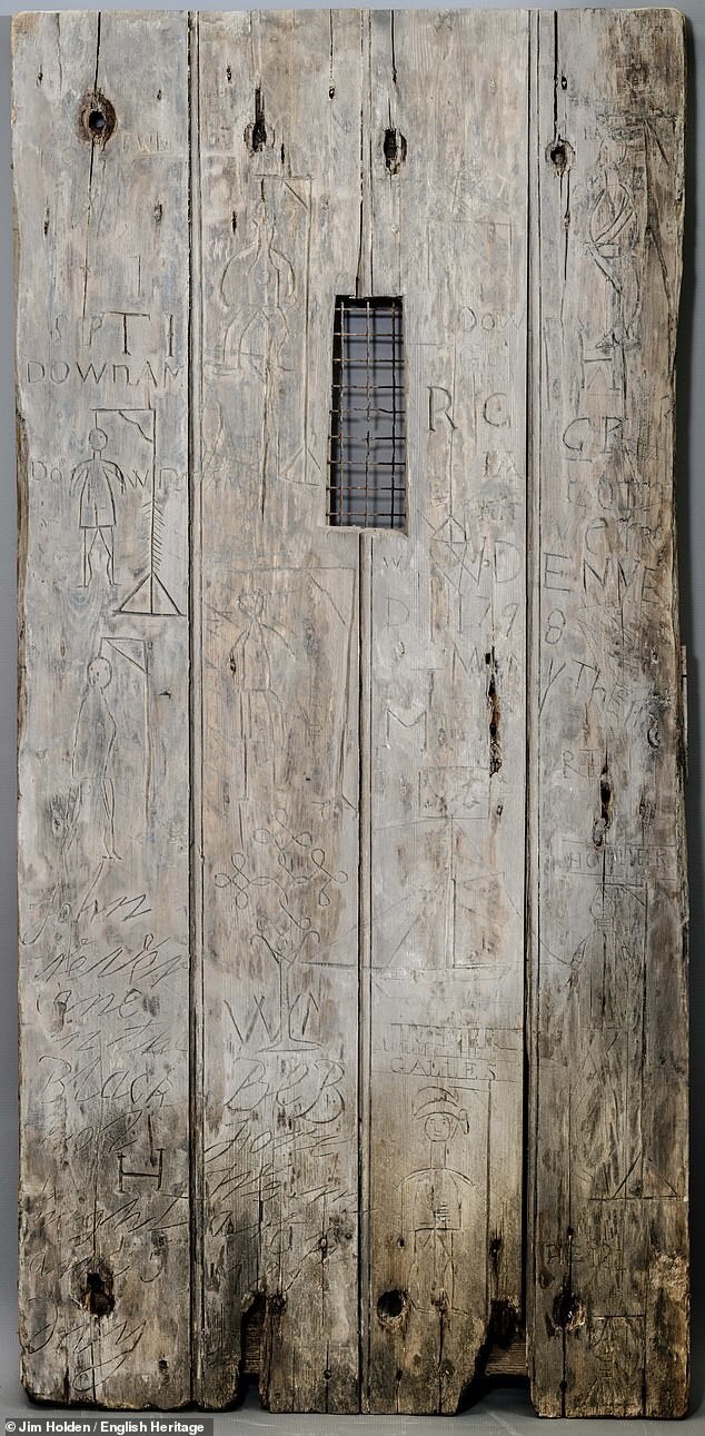 В Дуврском замке нашли дверь с солдатскими граффити XVIII века