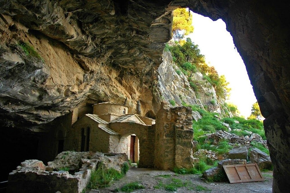 Тайна глубин пещеры Давелис