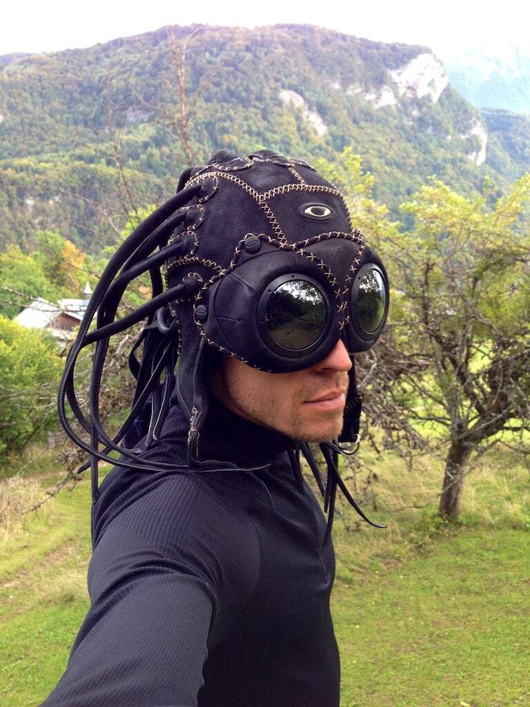 Солнцезащитные очки Oakley Medusa, которые дополняются крутой маской в стиле киберпанк