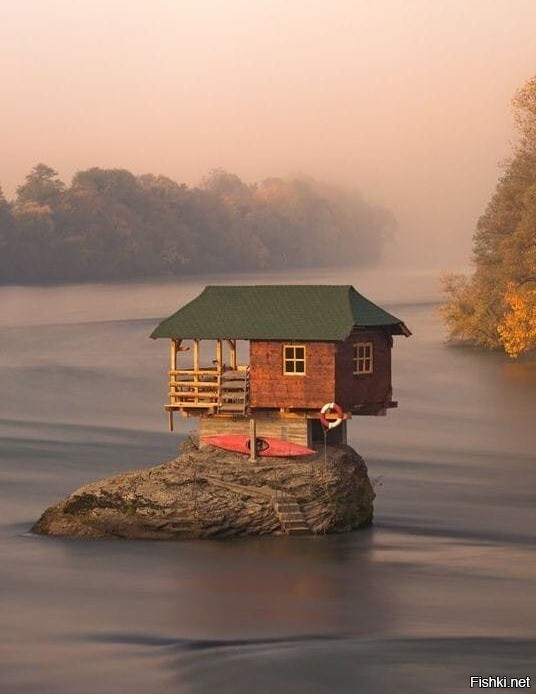 Домик на река Дрина, Сербия