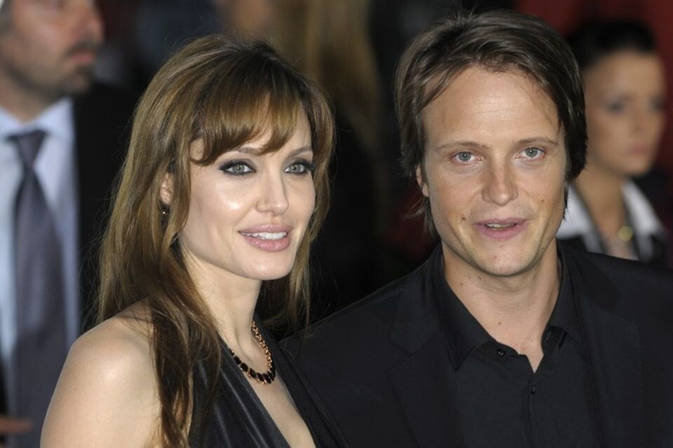 Анджелину Джоли заметили в Германии в компании нового\старого ухажера