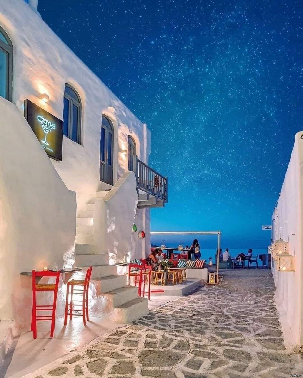 Звёздное небо на греческом острове Парос в южной части Эгейского моря