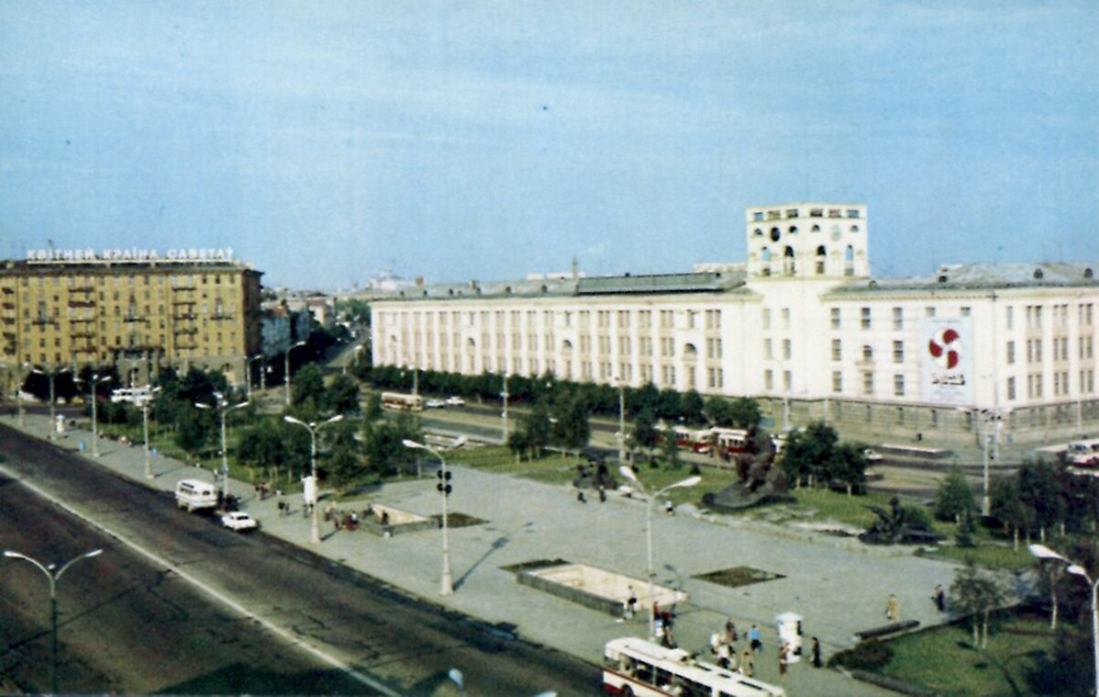 Минск, БССР. Площадь Якуба Колоса, в районе 1980 года.