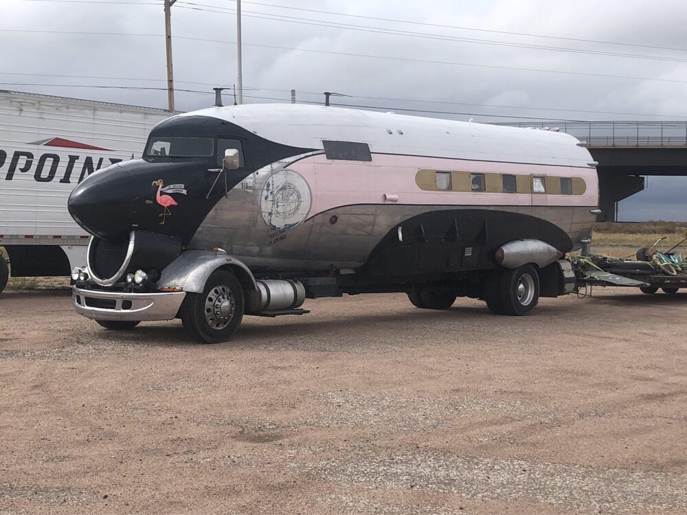 Это самолёт или грузовик?