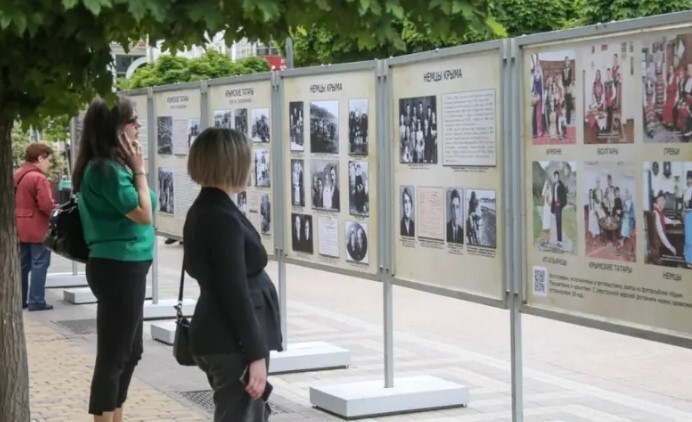 В Симферополе открылась фотовыставка, посвященная памяти жертв депортации