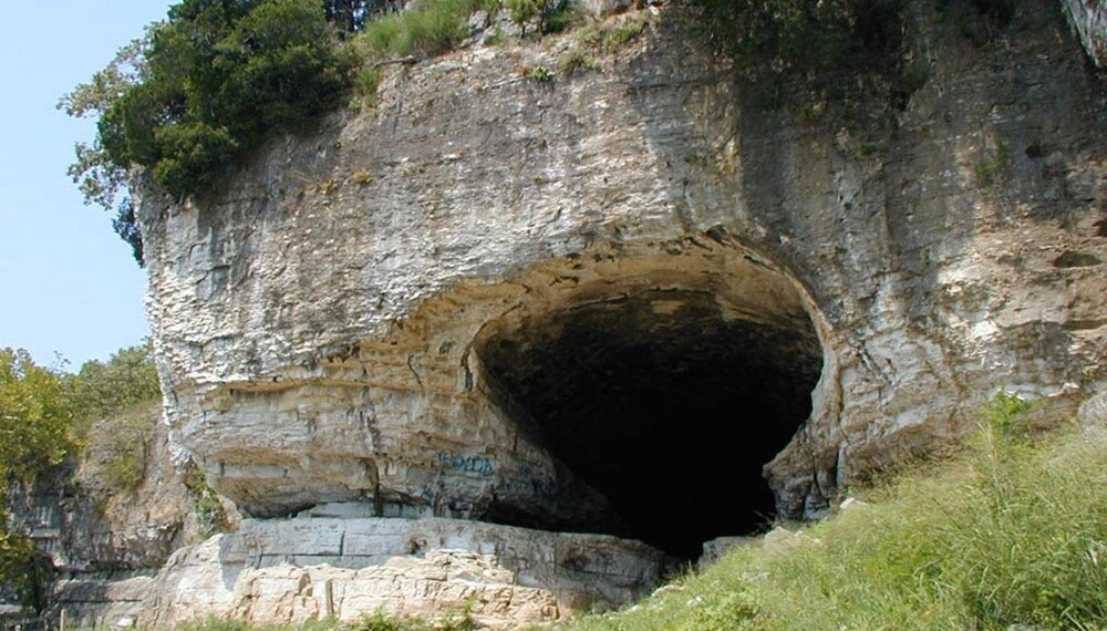 Пещера пиратов Кейв-Ин-Рок