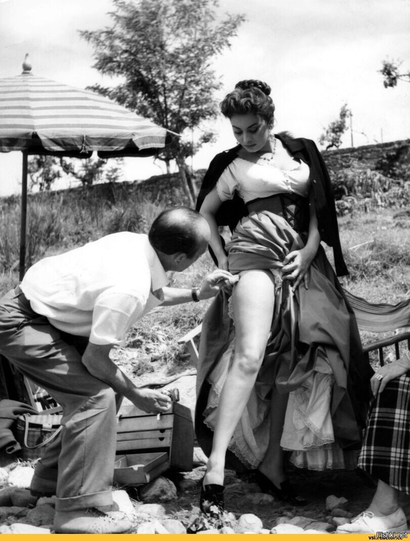 Софи Лорен на съемках фильма "Красавица-жена мельника"