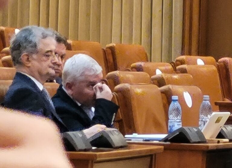 Румынский депутат укусил коллегу за нос на заседании парламента