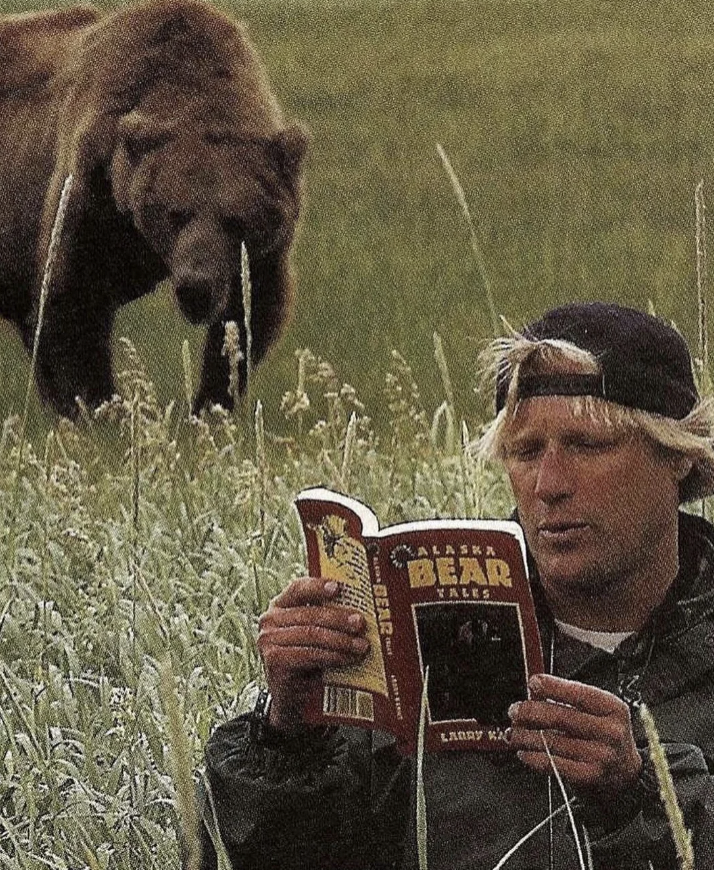 13. Тимоти Тредуэлл — «Человек-гризли», который считал, что может жить с медведями. Пока они его не убили. Снимок конца 90-х годов
