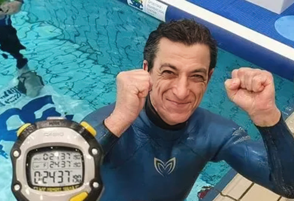 6. В 2021 году Будимир Шобат задержал дыхание под водой на 24 минуты и 37 секунд, что позволило ему попасть в Книгу рекордов Гиннесса