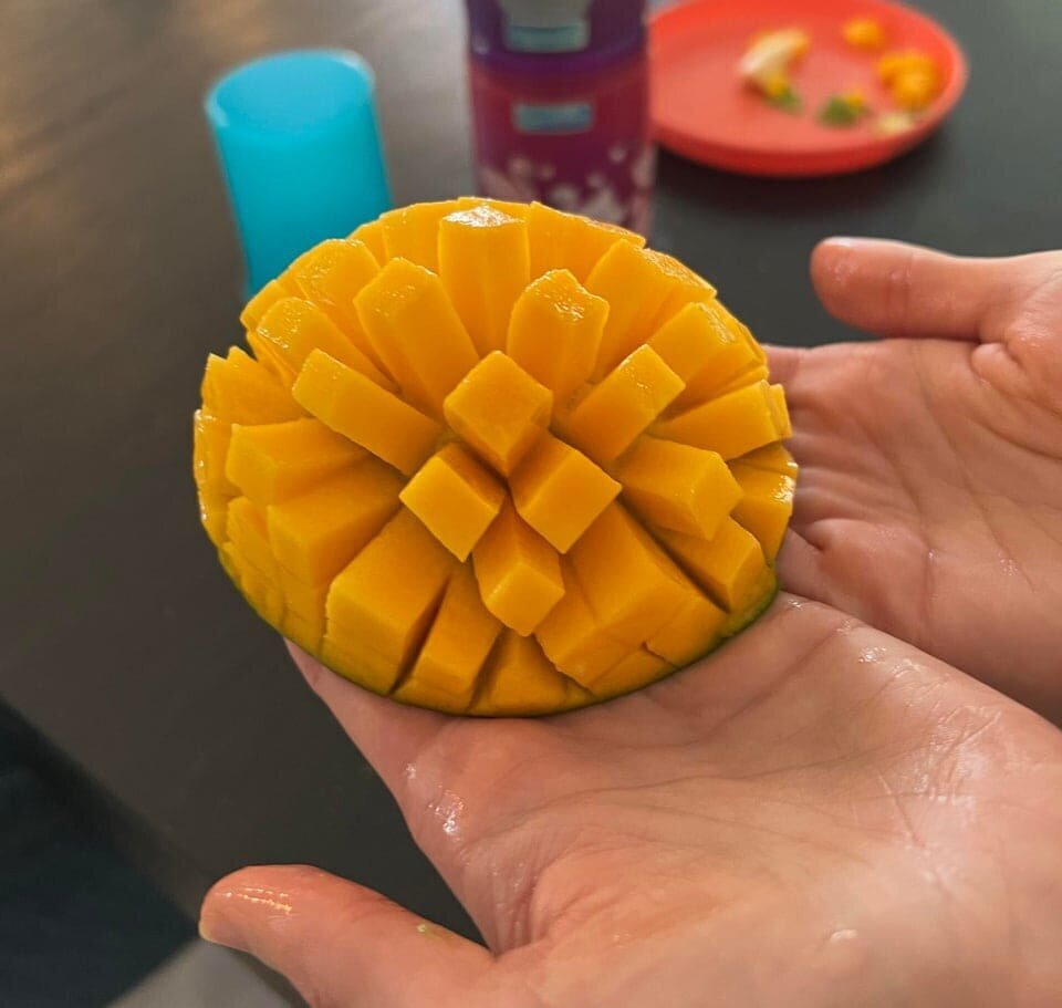Так моя жена нарезала манго