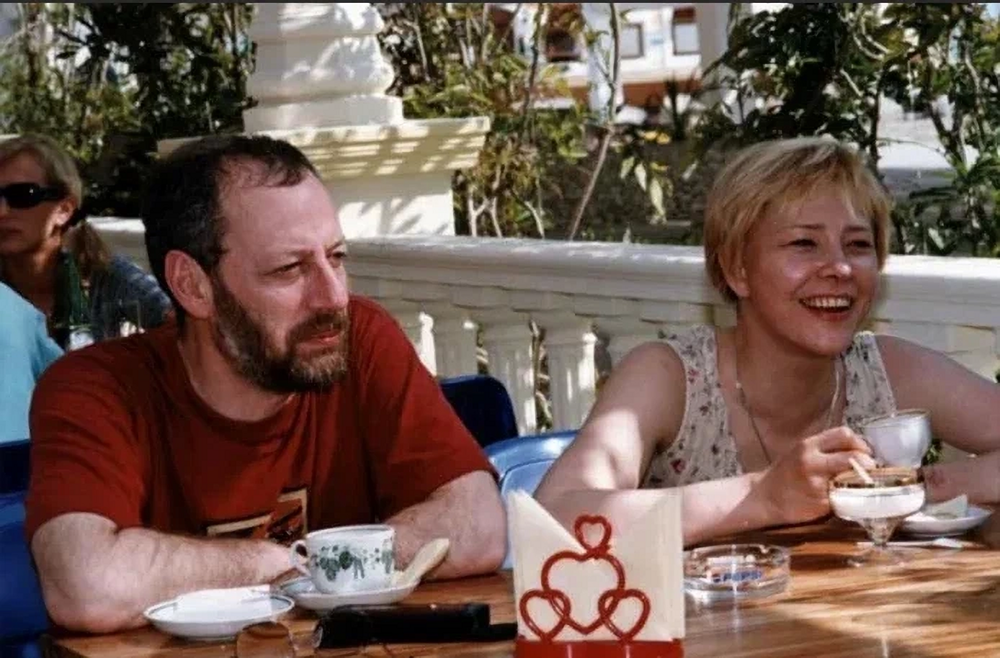Татьяна Догилева со своим супругом, сатириком и писателем Михаилом Мишиным, середина 90-х
