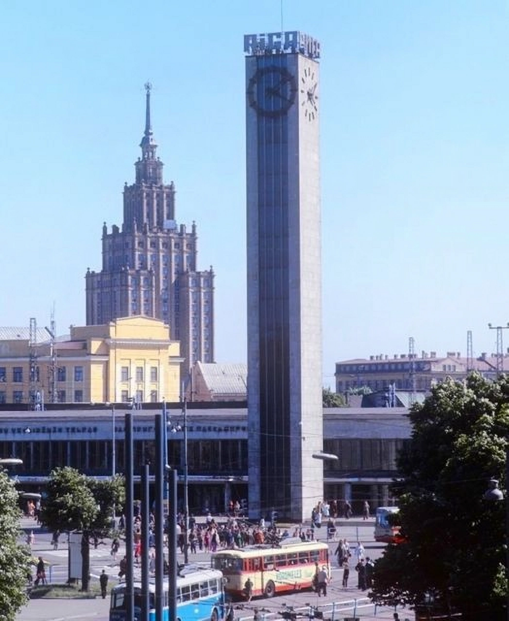 Рига, Латвийская ССР. Привокзальная площадь, лето 1975 года