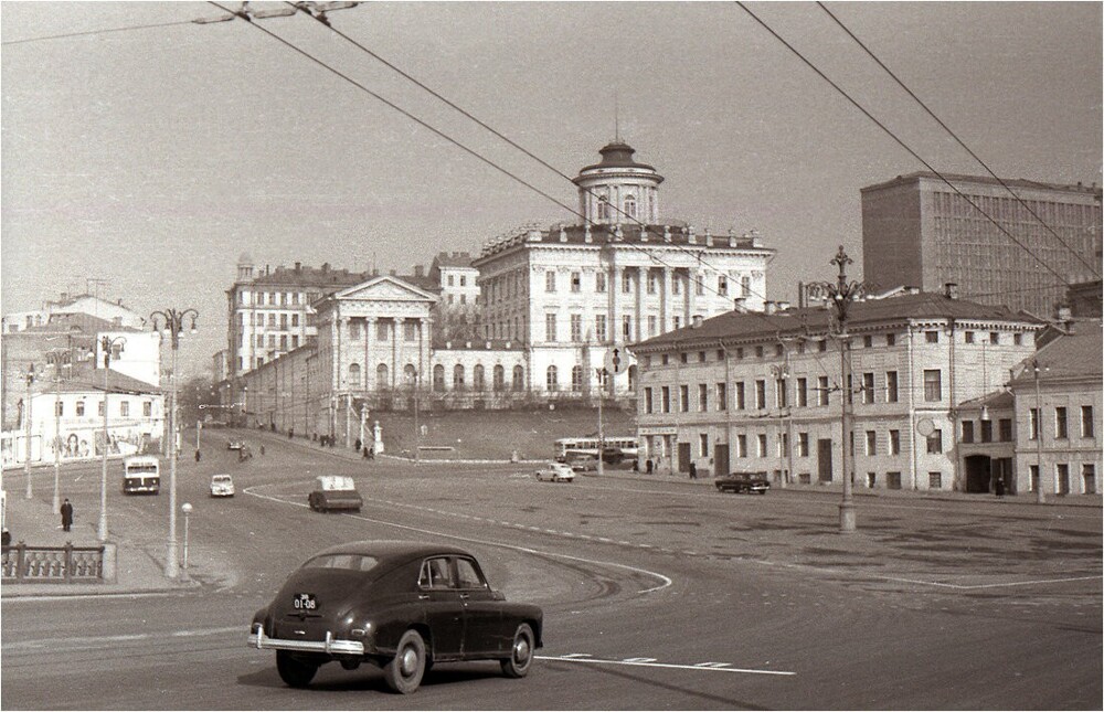 Так в 1959 году выглядела Боровицкая площадь.