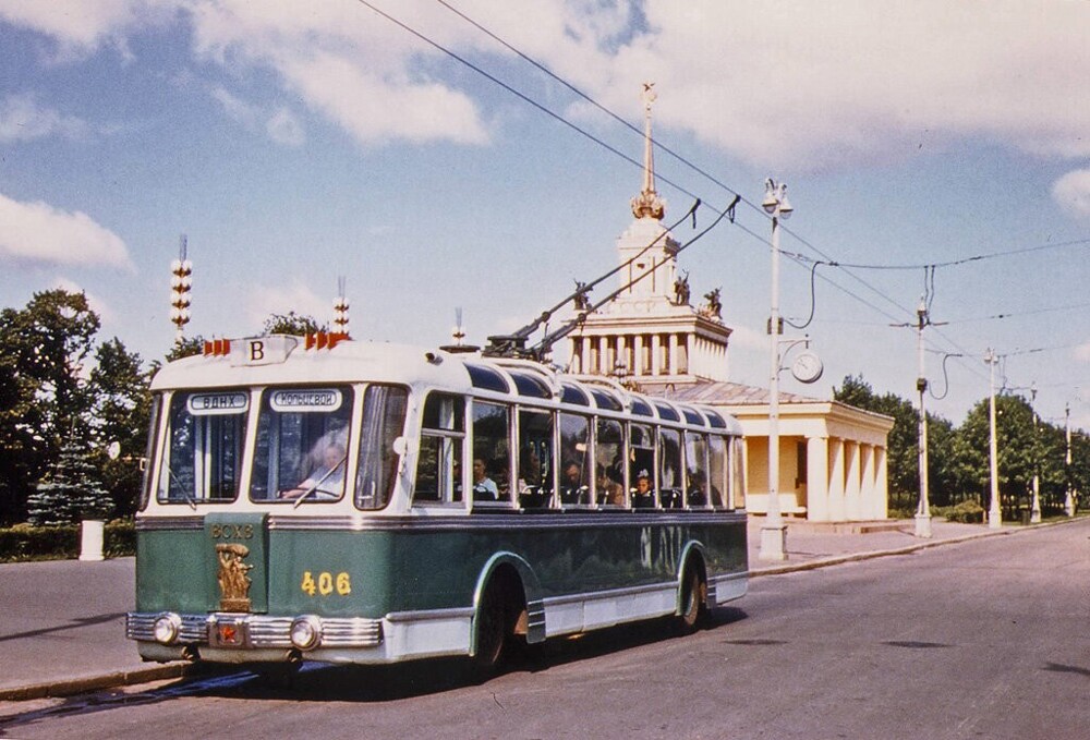 Легендарный круговой троллейбусный маршрут "В", который ходил по ВДНХ и красавчик-троллейбус СВАРЗ ТБЭС.