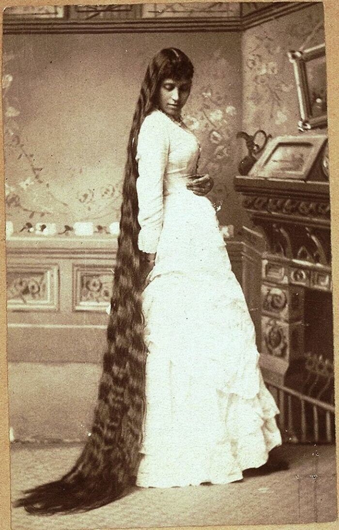 15. Викторианская дама с длинными волосами, 1890-е годы