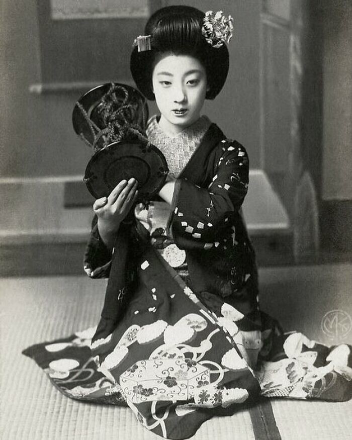 25. Гейша Томигику, 1910-е годы, Япония