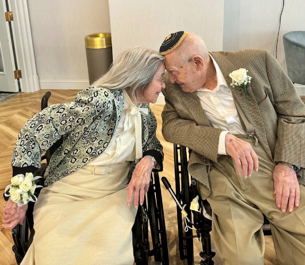 Судьба не могла свести раньше: самая старая в мире пара поженилась после 100 лет