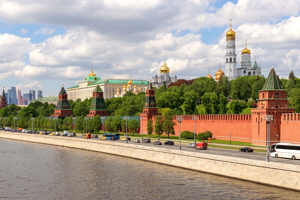 Как строили и перестраивали Московский Кремль