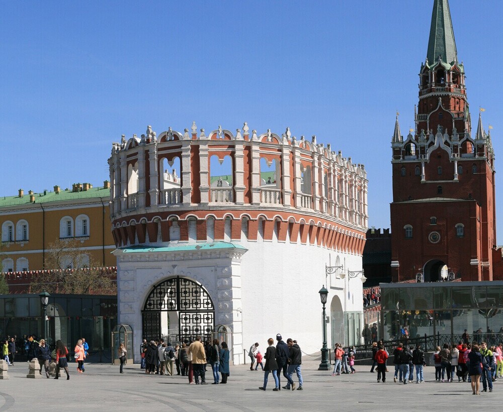 Как строили и перестраивали Московский Кремль