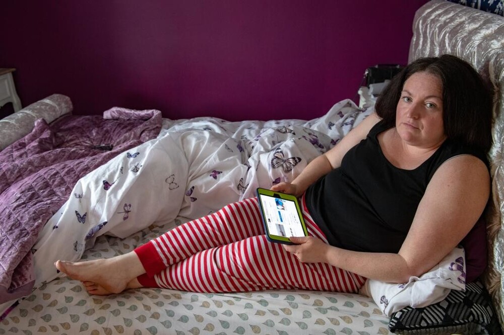 Женщина во сне делает онлайн-покупки и влезает в долги