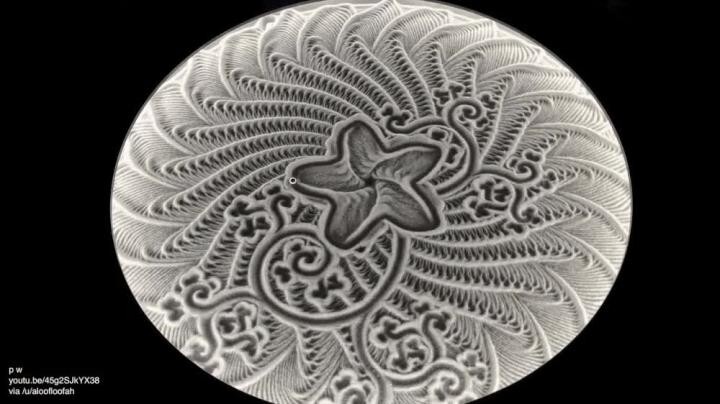 Стол Сизифа – удивительное сочетание науки и искусства, где узоры на песке со... 