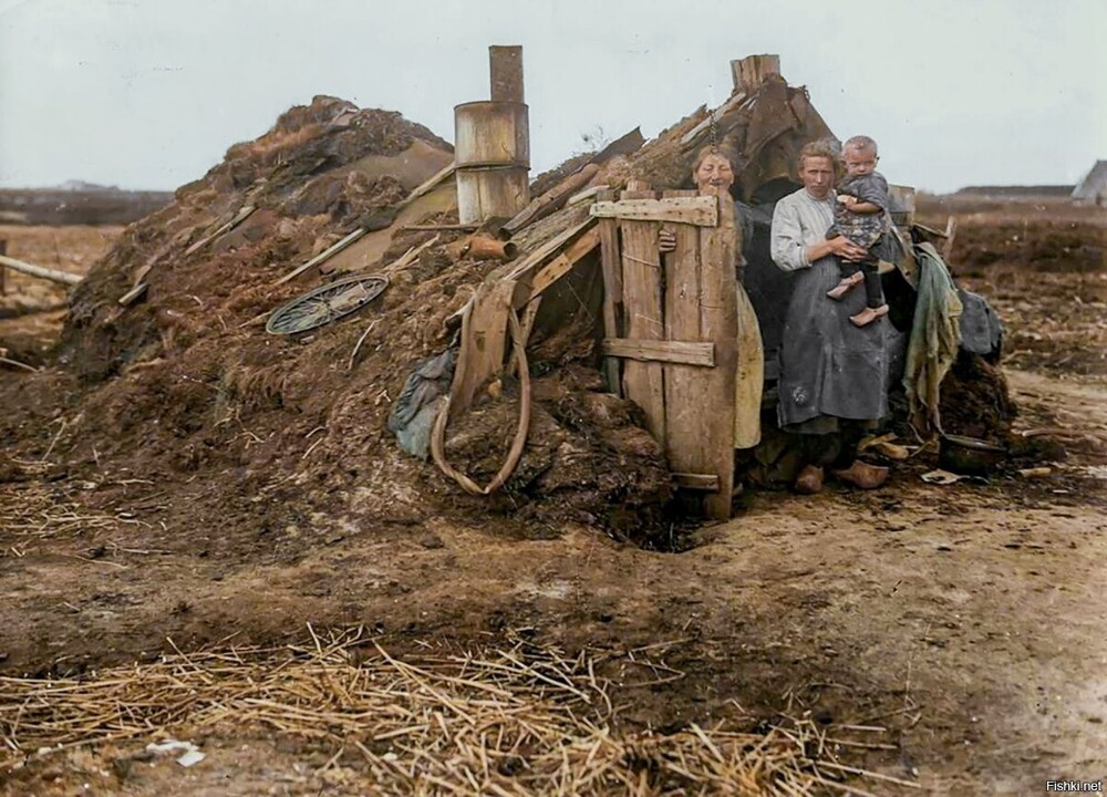 Жильцы милого деревенского домика в Дренте, Нидерланды, 1936 год