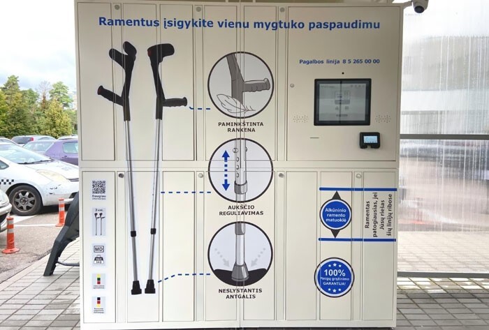 26. Автомат по продаже костылей рядом с больницей в Вильнюсе, Литва