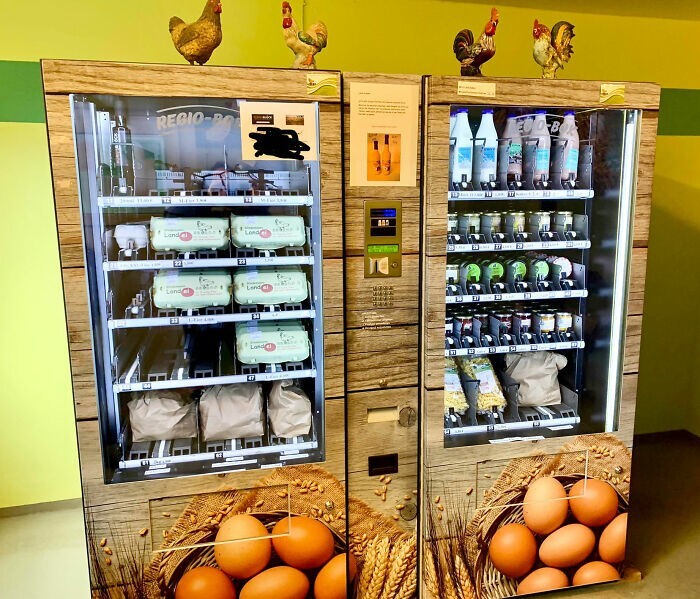 11. Фермерские торговые автоматы в Германии, предлагающие свежие яйца, картофель, молоко, джемы, мясные консервы и лапшу